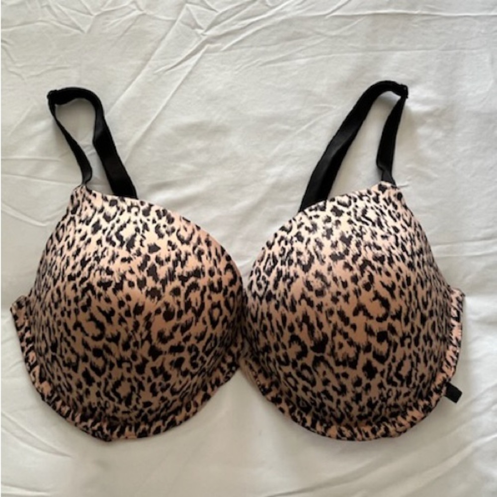 Victoria’s Secret bra 38D